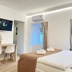 Under Castle Apartment